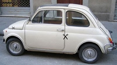 切り取り線のついた車